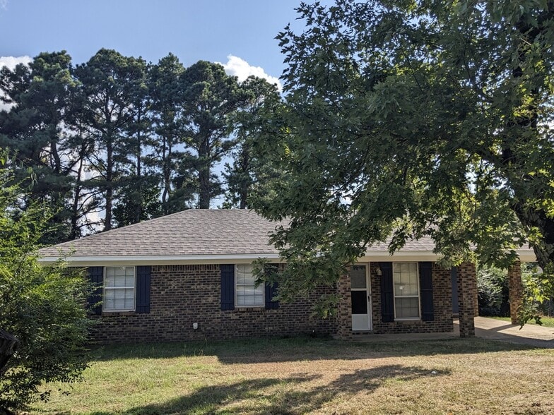 Building Photo - 421 Thacker Loop