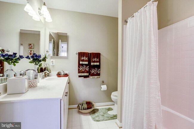 Building Photo - 47571 Royal Burnham Terrace