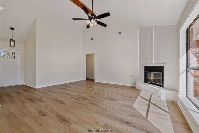 Building Photo - Take a look at this 3 bedroom 2 bath home