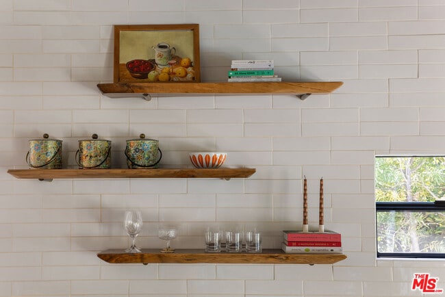 Building Photo - 2611 Range Rd