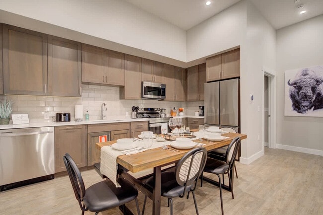 Building Photo - 110 W Beall St