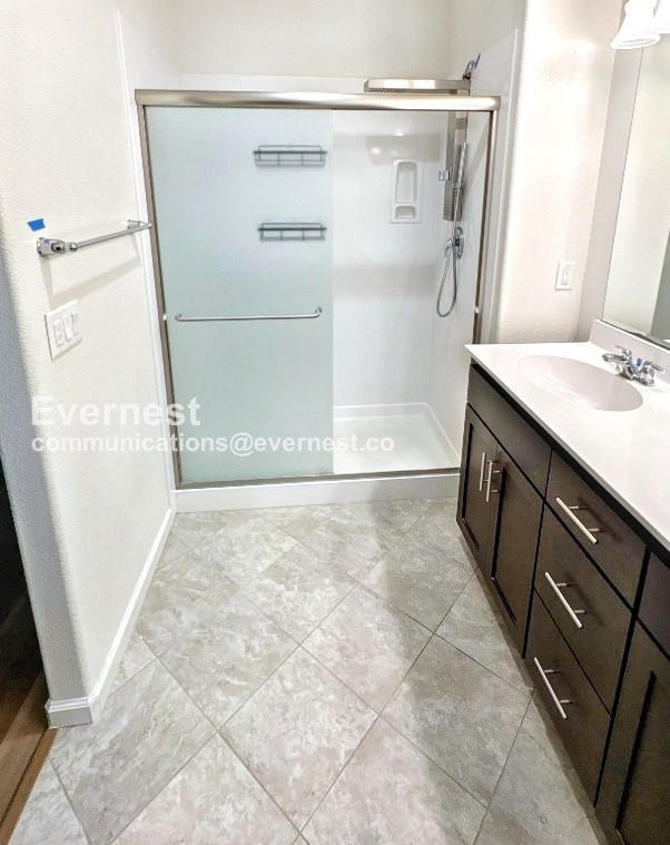 Building Photo - 60 Regency Pl