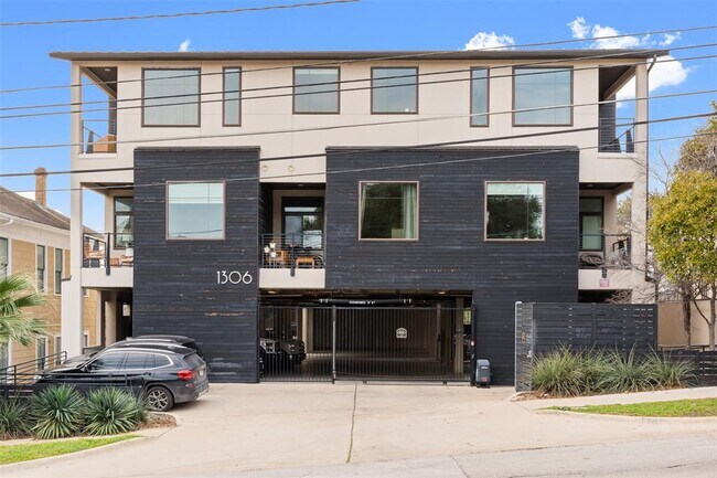 Building Photo - 1306 West Ave