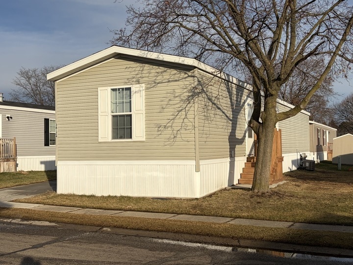 Building Photo - 38124 Ducharme Dr