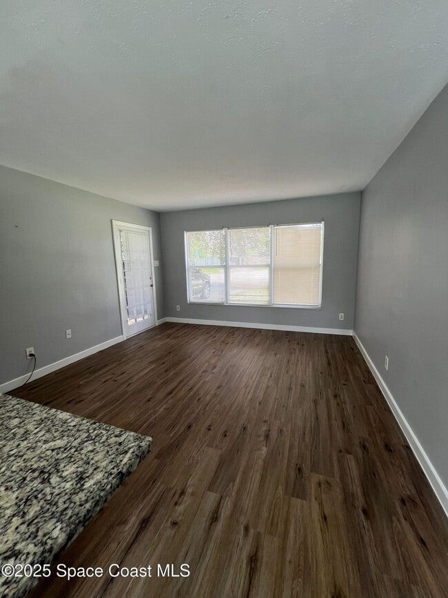 Building Photo - 1221 Cypress Ln