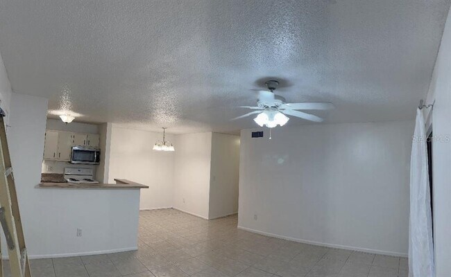 Building Photo - 2364 Oak Park Way