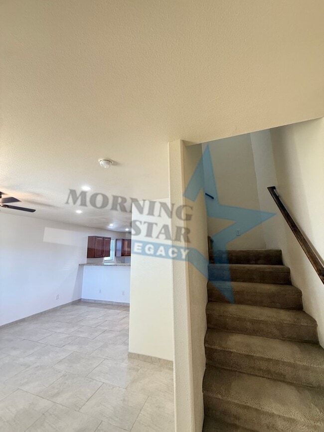 Building Photo - 2-Bedroom Townhome Apartment - Available Now!
