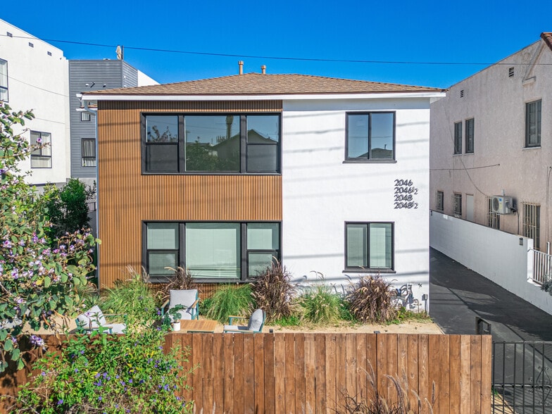 Building Photo - 2046 Burnside Ave