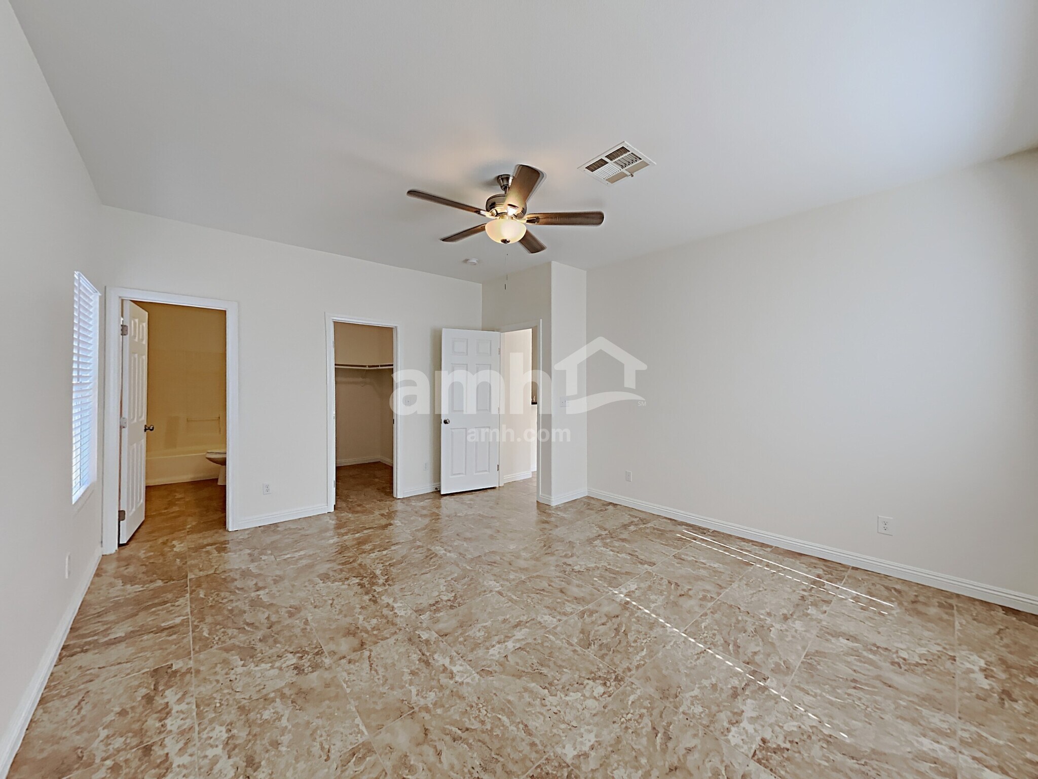 Building Photo - 1660 Encarta St