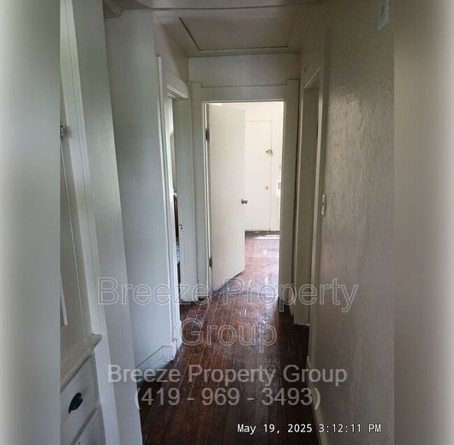 Building Photo - 2145 Dorr St