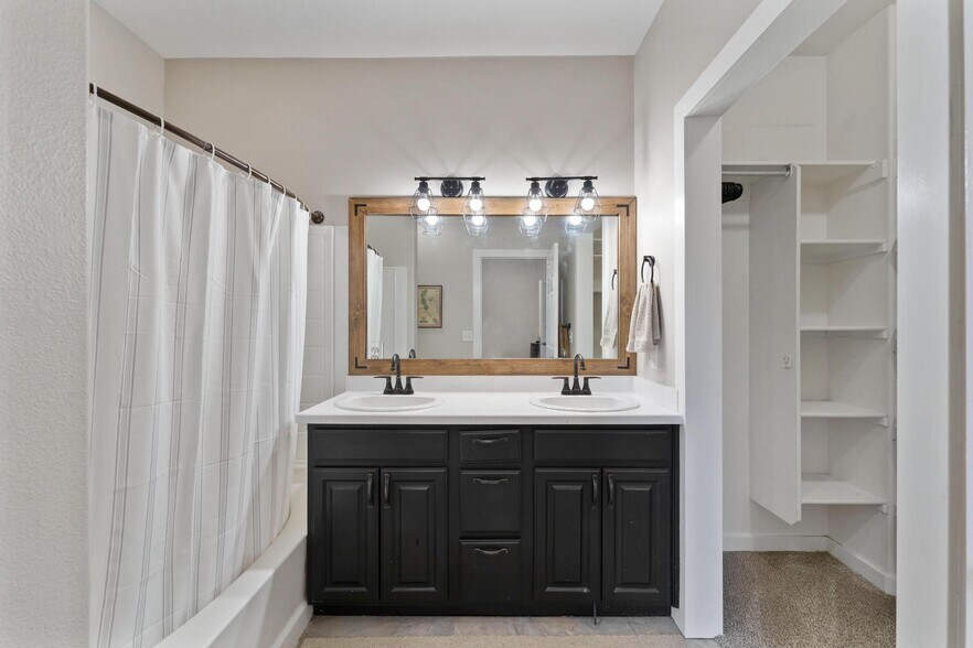 Building Photo - 1546 W 110 N