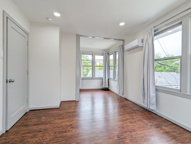 Building Photo - 2306 Addison Rd