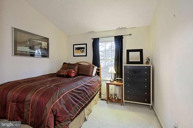 Building Photo - 5 S Floyd St