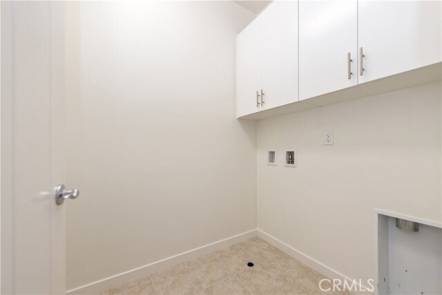 Building Photo - 126 Finch