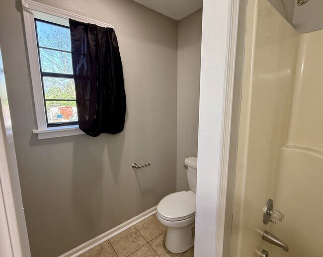 Building Photo - 2516 Glenn Pl