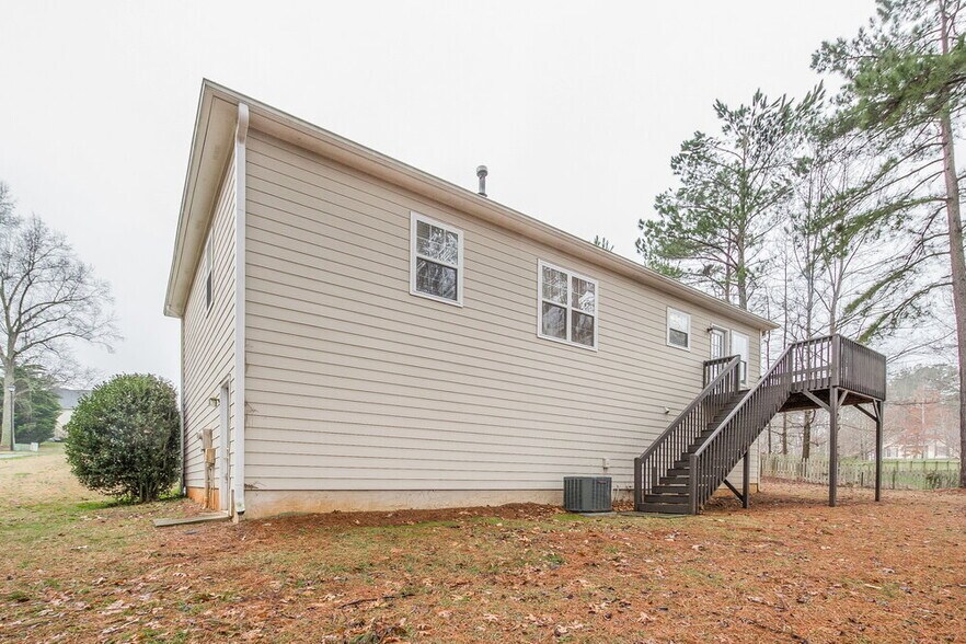 Building Photo - 19 Eagle Point Ct