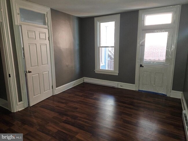 Building Photo - 181 S Tulpehocken St