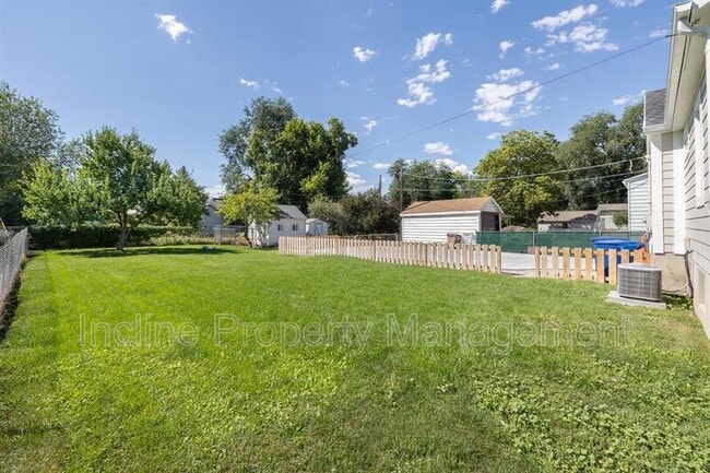 Building Photo - 758 Loveland Ave