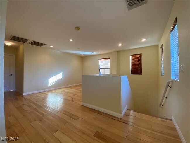 Building Photo - 11046 Fort Bowie St