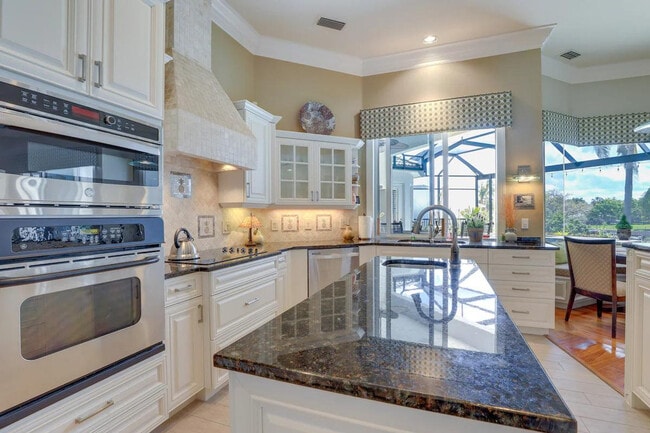 Building Photo - 1730 Caribbean Dr