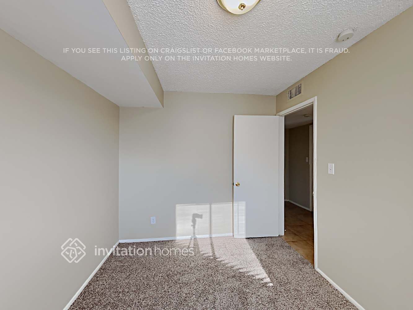 Building Photo - 8437 W Turney Ave
