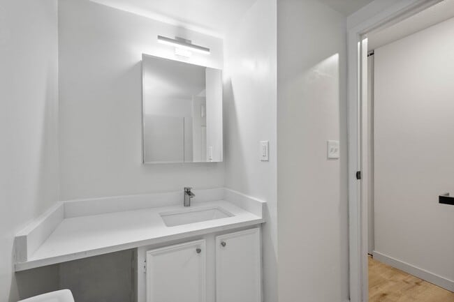 Building Photo - READY FOR MOVE IN! NEWLY RENOVATED 3 BEDRO...