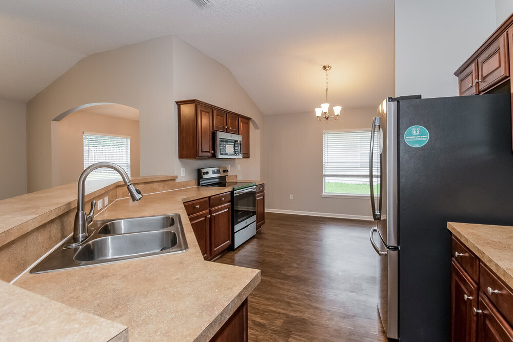 Building Photo - 1864 Creekview Dr