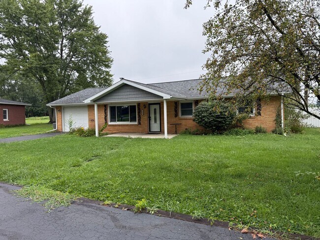 Building Photo - Charming Newly Remodeled 3-Bedroom Home!