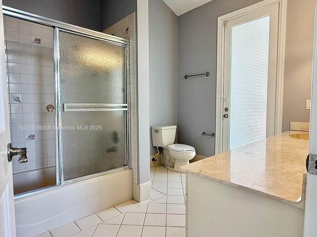 Building Photo - 400 Corsair Dr