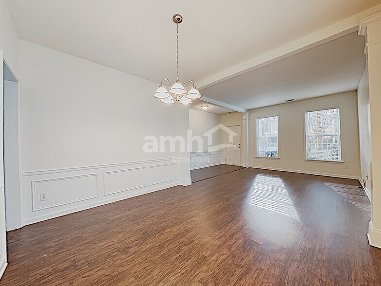 Building Photo - 516 Mullein Trace