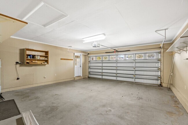 Building Photo - 3-Bedroom | 3.5-Bath Home for Rent in The Dunes – Myrtle Beach