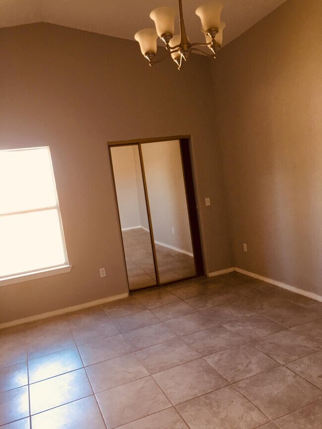 Building Photo - 5429 Roger Maris Dr