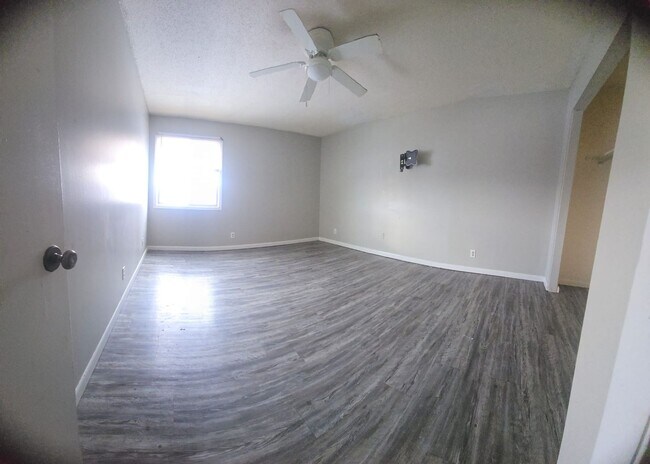 Building Photo - 318Riley