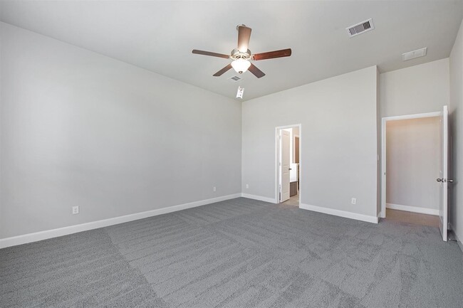 Building Photo - 8727 Arbor Trail Dr