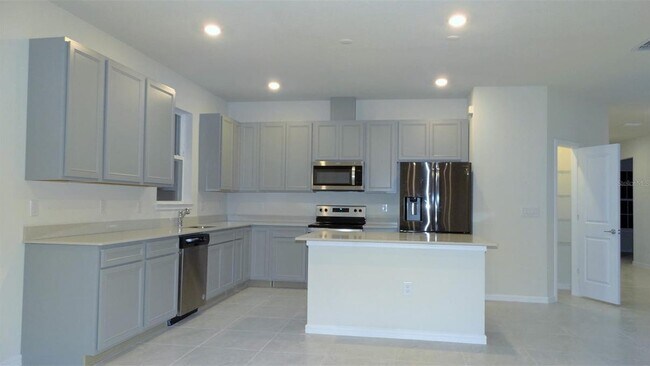 Building Photo - 7641 Syracuse Dr