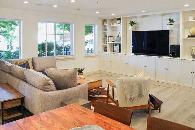 Building Photo - 1549 NW 57th St