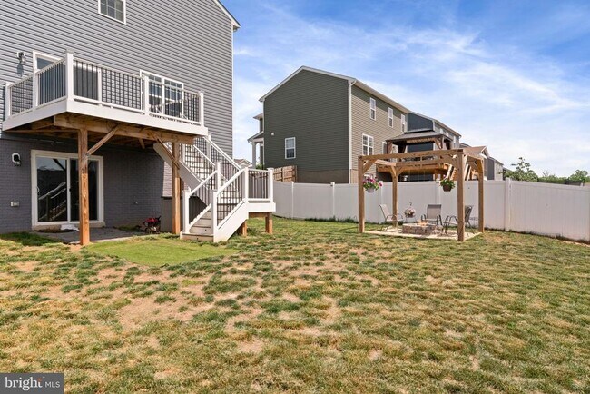 Building Photo - 35418 River Bend Dr