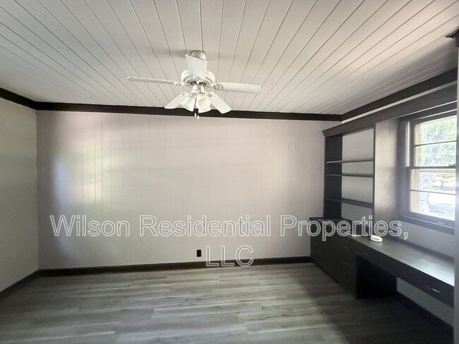 Building Photo - 2312 N Centennial St