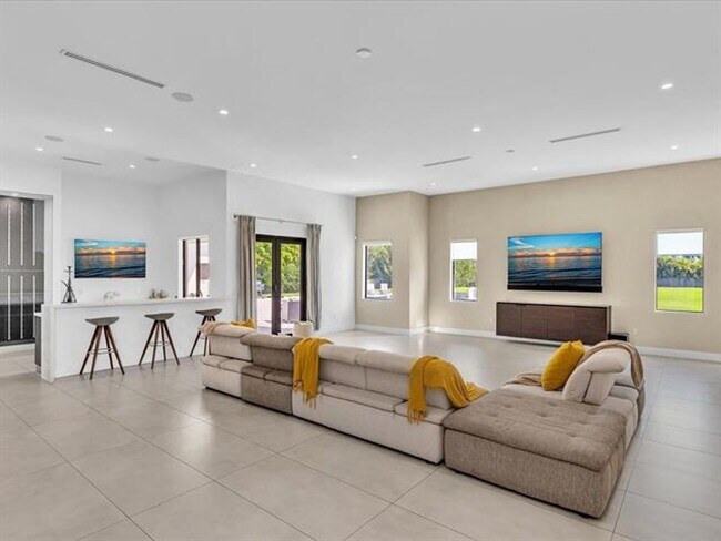 Building Photo - 6122 SW 173rd Way