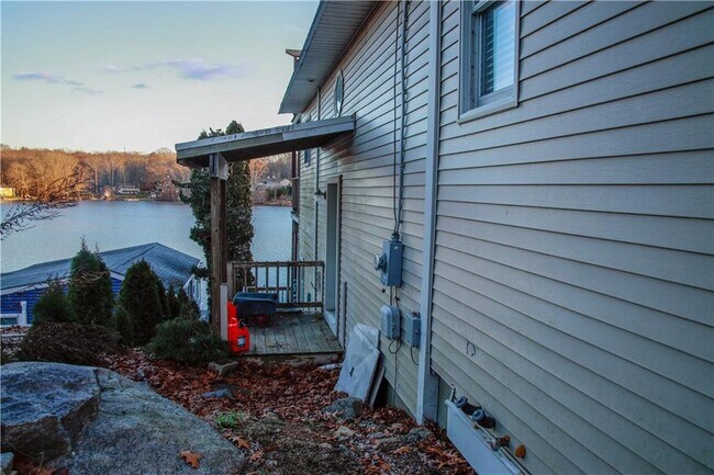 Building Photo - 46 W Shore Dr