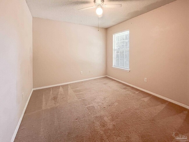 Building Photo - 902 Catskill Ln