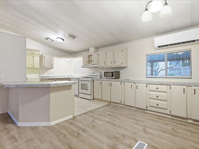 Building Photo - 6124 W Tucson Estates Pkwy