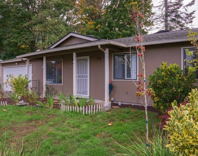 Building Photo - A Charming 3-Bedroom Rambler!