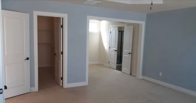 Building Photo - Discover this spacious 5-bedroom, 3.5-bath home in Elgin, SC ~ Available July 2026!