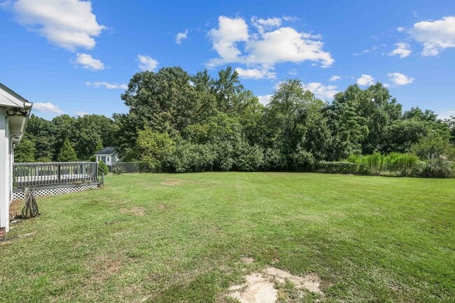Building Photo - 202 Starcrest Dr