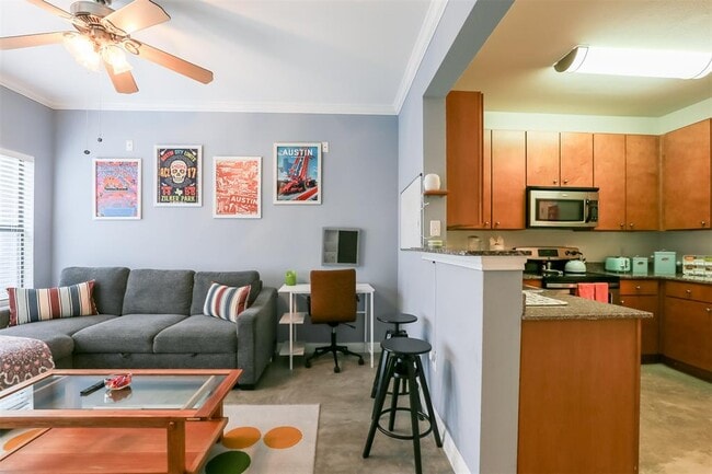 Building Photo - 2502 Leon St