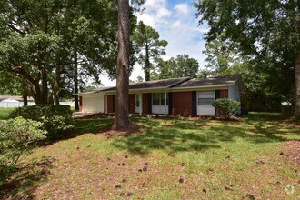 Building Photo - Recently Updated 3-Bedroom, 2-Bathroom Hom...