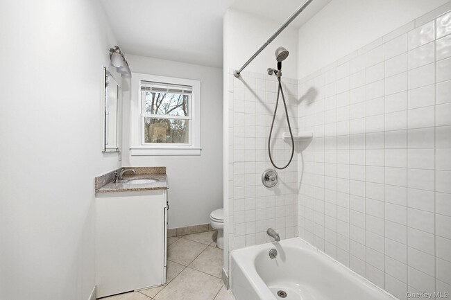 Building Photo - 359 Orangeburg Rd