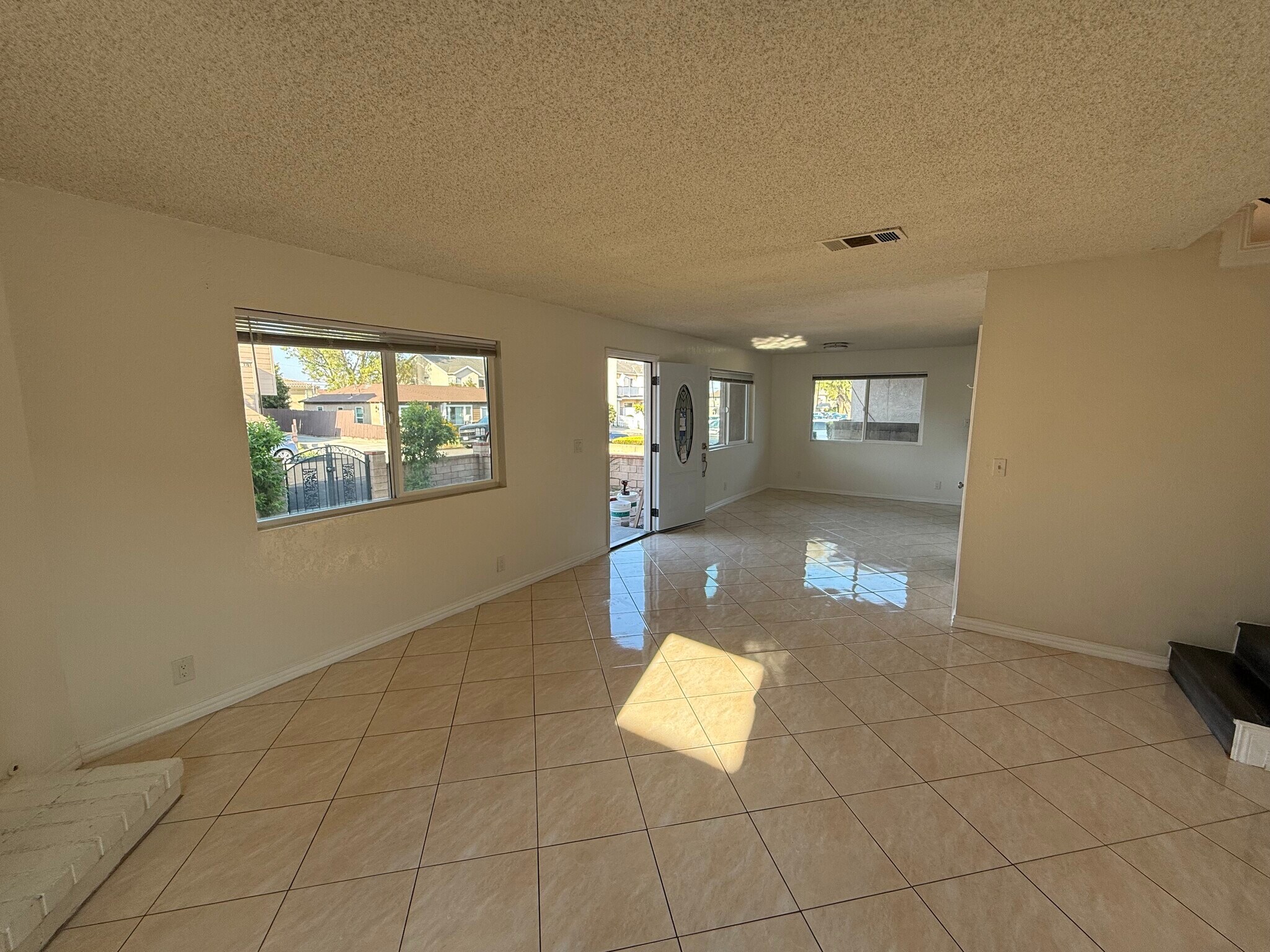 Building Photo - 7782 Newman Ave