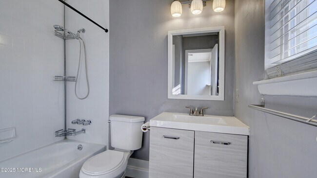 Building Photo - 60 County Rd